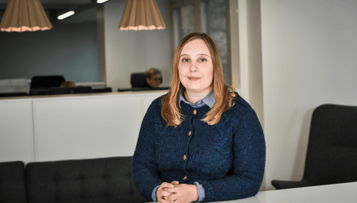 Retrieverin seniorianalyytikko Tanja Vaari